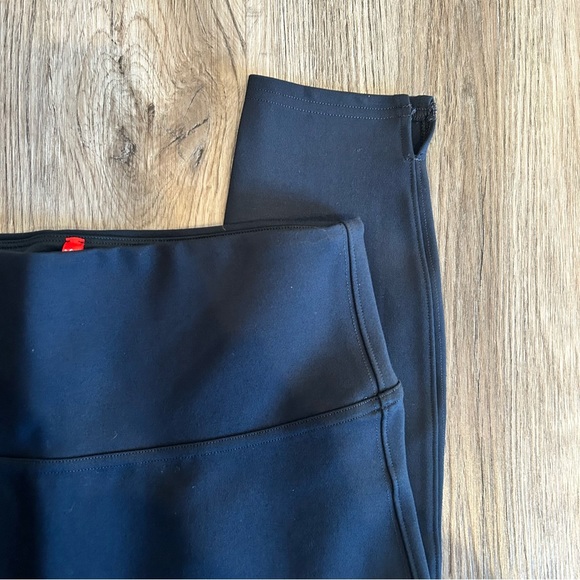 SPANX Ankle Ponte Split Leg Leggings - Picture 9 of 9